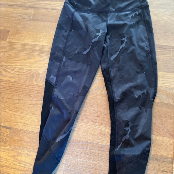 Lululemon All You Need Tight *Full-On Luxtreme size 4 - Picture 3 of 6